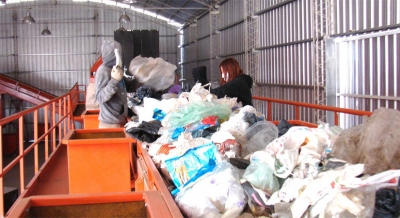 Bermúdez firmó un convenio para la separación y reciclado de residuos con Baigorria