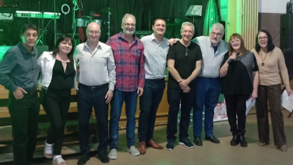 Recuerdos FM celebró sus 21 años con una gran cena show en la Sociedad Española de Beltrán