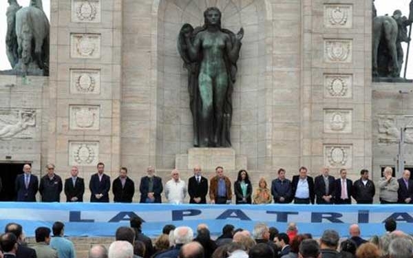 Dirigentes políticos, sindicales y empresarios respaldaron en Rosario “la profundización del modelo”