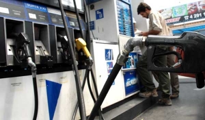 YPF aumentó el combustible y cargar el tanque cuesta $ 1.200