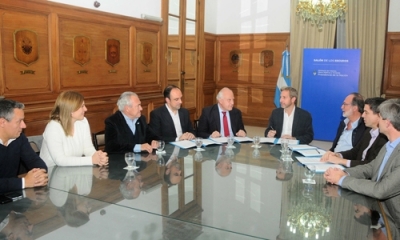 Lifschitz firmó un acuerdo con Nación para la construcción del desagüe Espora de Santa Fe