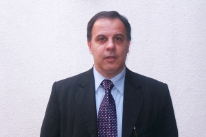 “Hay quienes quieren suprimir el voto en el exterior” 