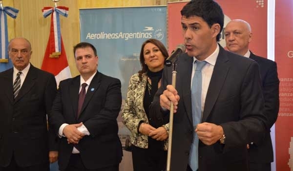 Ramos y Bonfatti presentaron vuelos de Rosario a Iguazú