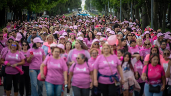 Se realizó una nueva caminata por la concientización del cáncer de mama