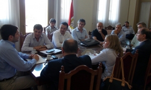 Pieroni valoró como “muy positivo” el encuentro entre la Comisión de Seguridad y el ministro Pullaro