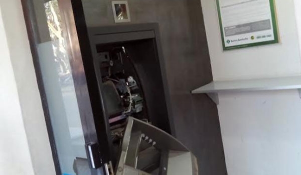 Intentaron robar el cajero automático de una sucursal del Banco Santa Fe de barrio Centro