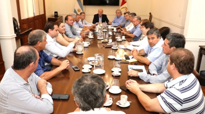 Perotti recibió a los Foros de intendentes y presidentes comunales