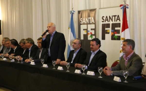 Lifschitz convocó a autoridades locales a trabajar en conjunto para “lograr una etapa de gran avance para Santa Fe”