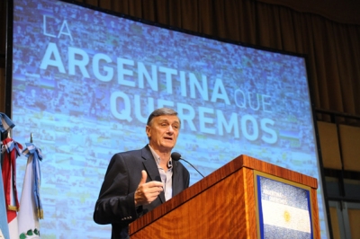 Obreros del Swift denuncian despidos arbitrarios y se encadenan a la planta
