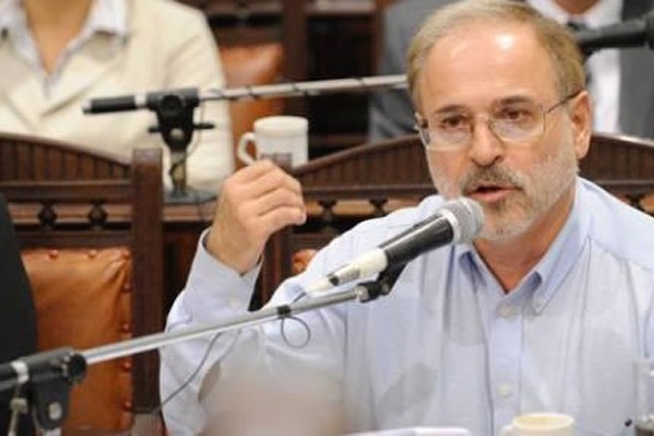 Cortés a favor del debate por la despenalización de las drogas
