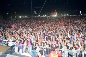 35 mil personas vibraron con Karina en el cierre de los carnavales en Baigorria