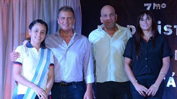 El nuevo gobierno municipal presente en el cierre de ciclo de los colegios de Bermúdez