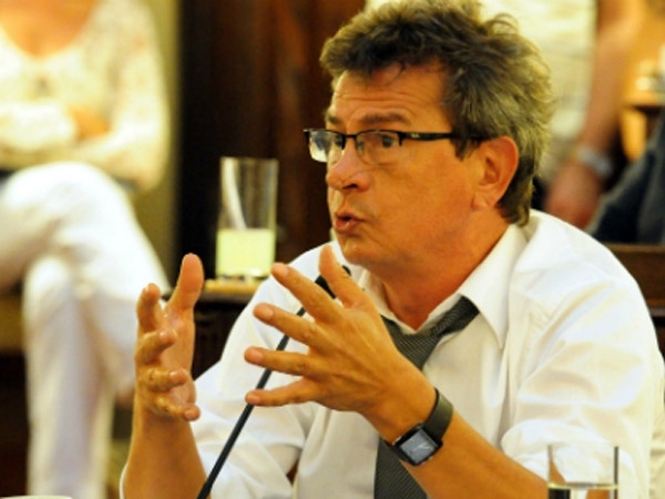 Proyecto para que jóvenes de 16 y 17 años voten a gobernador  