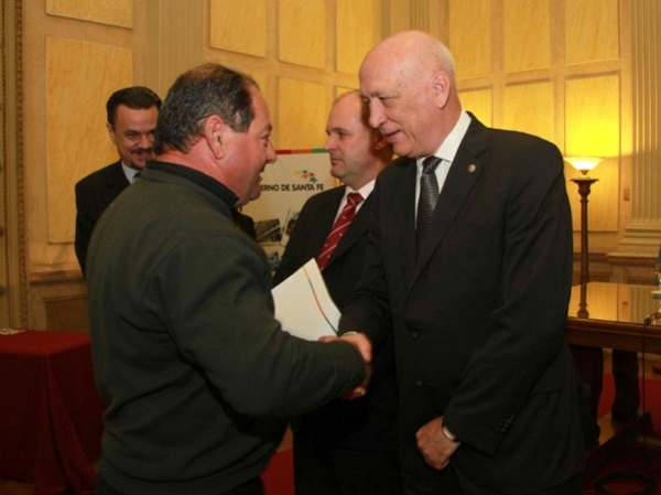  Entregaron anticipos financieros para localidades del sur provincial 