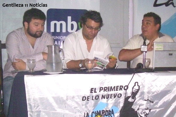 Con Leo Ricciardino presente, se presentó el 2º libro de El Urbano y se habló la Ley de Medios