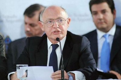 "No es ningún placer sentarme con los negadores del Holocausto"