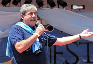 Buzzi dijo que el martes habrá piquetes "al estilo 2008" 