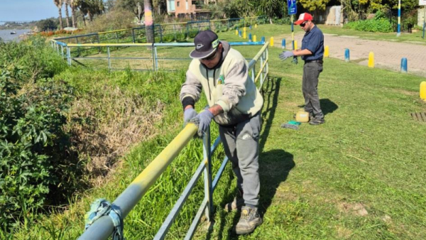 Baigorria intensifica la limpieza de pintadas y la restauración de espacios públicos