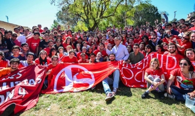 Binner exhortó a los jóvenes a "luchar por la igualdad"