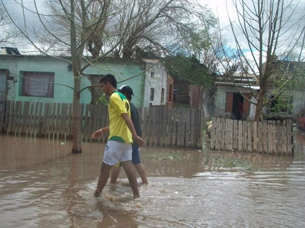Paulatinamente familias vuelven a sus casas tras el temporal
