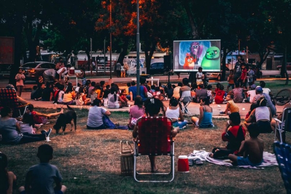 Arrancó el ciclo de cine al aire libre