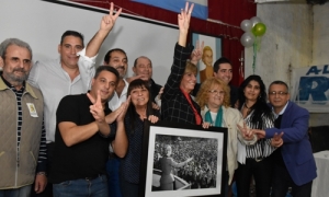 Alejandra Rodenas juntos a los candidatos del justicialismo baigorriense