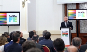 Lifschitz anunció la reducción de Ingresos Brutos para 90 mil pequeños comercios