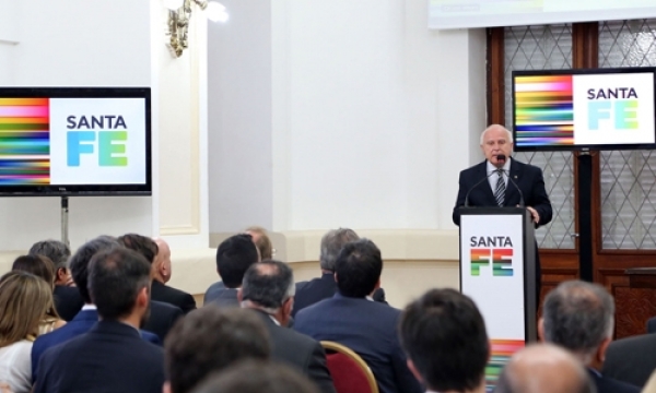 Lifschitz anunció la reducción de Ingresos Brutos para 90 mil pequeños comercios