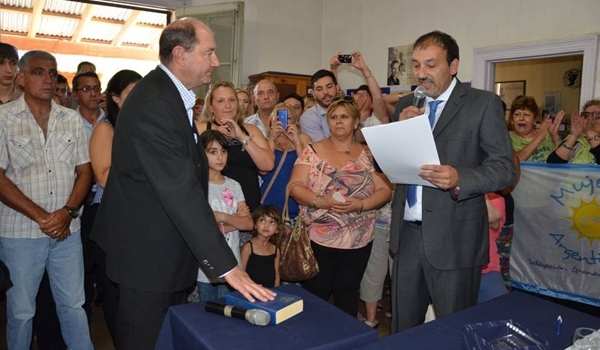 Adrián Maglia juró como intendente de Baigorria