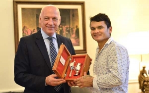 Bonfatti recibió al boxeador Marcos “Chino” Maidana