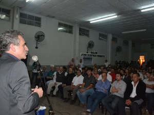 Agustín Rossi: “Hay que dar el debate político en la calle, con los vecinos, en la escuela, en las fábricas y contar qué estamos haciendo” 