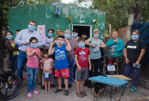 Proponen un aplauso social para voluntarios de comedores y merenderos barriales en cuarentena