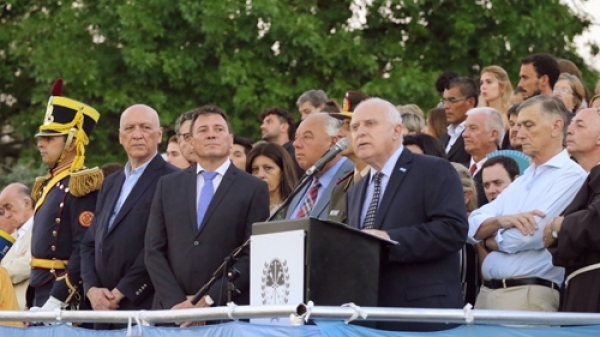Lifschitz encabezó los actos por el 205° aniversario del Combate de San Lorenzo