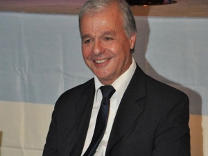 Santa Fe gasta mucho y mal