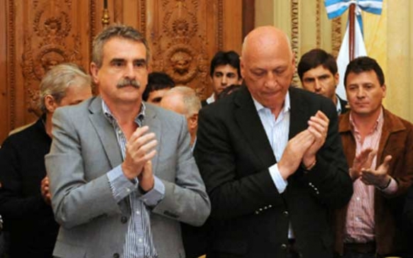 Acto por la restitución de los restos de una víctima de La Calamita