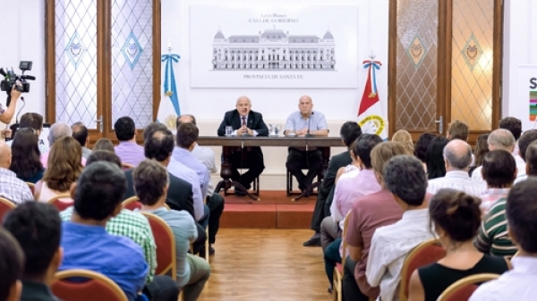 Lifschitz entregó aportes del programa “Para cada santafesino un árbol”