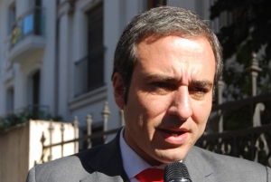 Fein admite posible aumento de la tarifa de colectivo