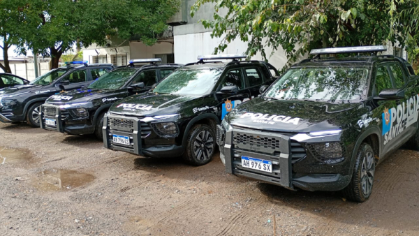 Incorporan nuevas camionetas al Comando Radioeléctrico