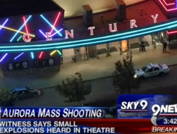  Masacre en un cine de EE.UU. durante el estreno de Batman: 14 muertos y más de 50 heridos 