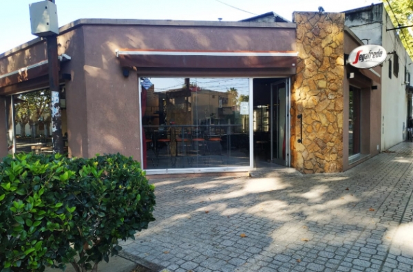 La Nueva Perla, el ayer y el hoy en las mesas de un café
