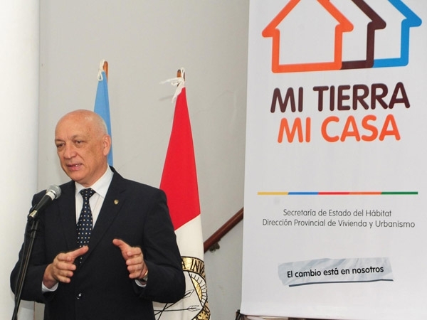  Bonfatti firmó en Totoras un convenio en el marco del programa Mi tierra, mi casa 