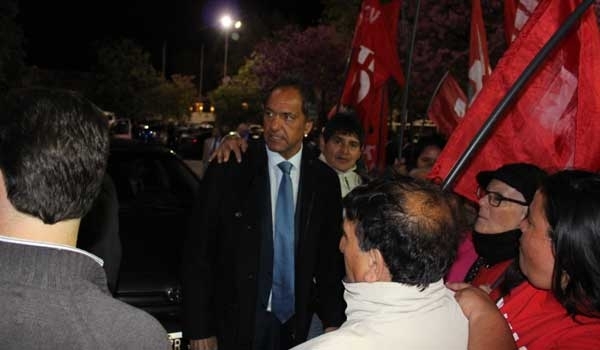 Militantes de la FTV y Miles expresaron su apoyo a Scioli en Rosario