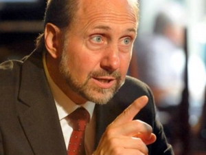 Perotti: “El referéndum en Malvinas no tiene ningún valor”.