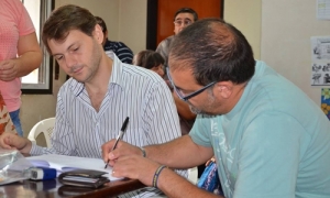 Trece familias beltranenses firmaron escrituras de sus viviendas sociales