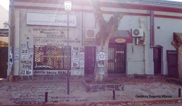 Escracharon la oficina de ENARGAS en Baigorria