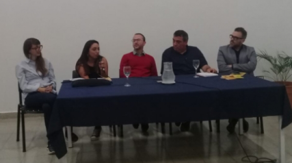 Se presentó el libro “FM Poriajhú, Voces rebeladas. El derecho a la comunicación en los medios de gestión social”
