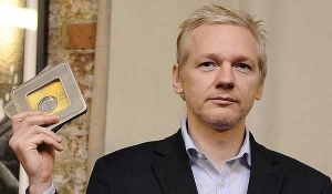 Julian Assange: "No hay elección, tenemos que pasarnos al software libre para nuestra mejor protección"