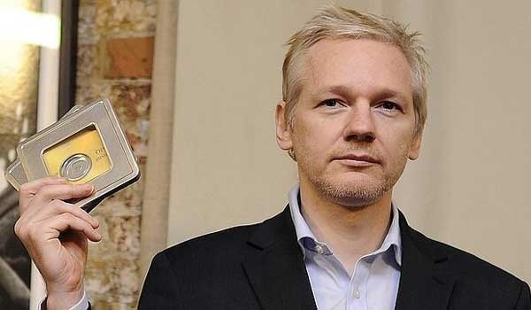 Julian Assange: "No hay elección, tenemos que pasarnos al software libre para nuestra mejor protección"