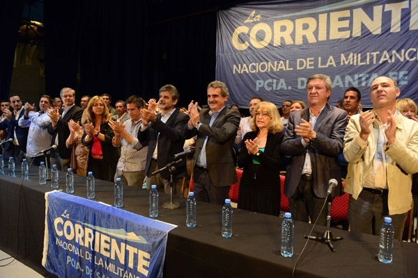 Rossi hizo un fuerte llamado a la unidad del peronismo santafesino en respaldo a la Presidenta