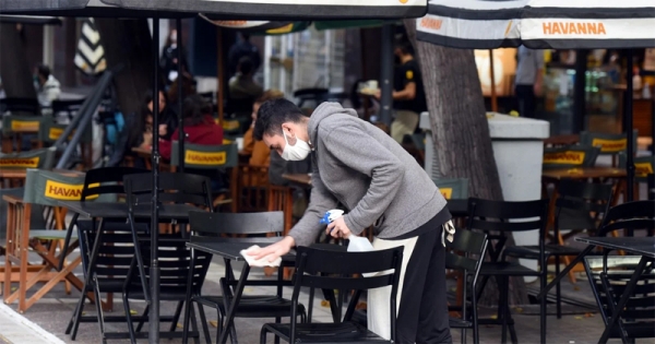 Santa Fe suspende clases presenciales y restringe el horario de bares y comercios